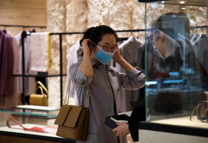 Σε ποιες επιχειρήσεις στην Κίνα βάζει «λουκέτο» ο κοροναϊός