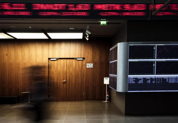 Περιορίζονται οι απώλειες στο Χρηματιστήριο, παραμένουν οι πιέσεις στη ΔΕΗ