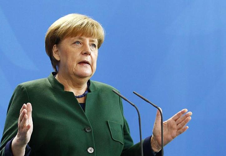 Μέρκελ: Απέφυγε να σχολιάσει το νέο νόμο για το Ολοκαύτωμα 