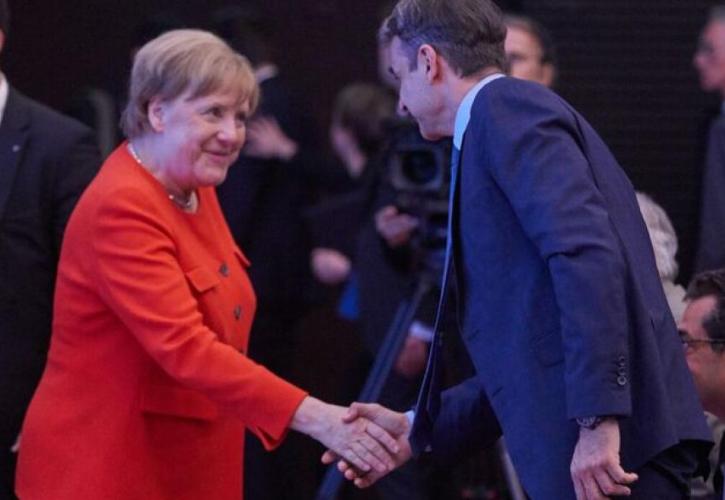Ο Μητσοτάκης ως εγγυητής της αναπτυξιακής στροφής στο τραπέζι με τη Μέρκελ