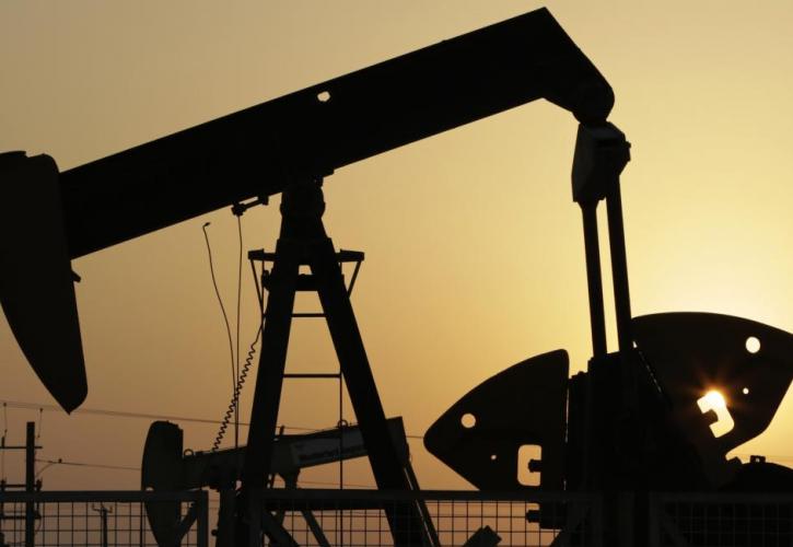Οι «χλιαρές» συναλλαγές ρίχνουν το πετρέλαιο