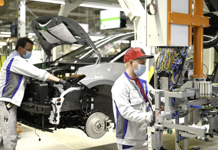 Επανεκκίνηση για πολλά εργοστάσια αυτοκινήτων στην Ευρώπη