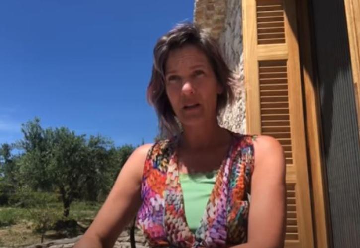 Διάσημη Γερμανίδα σοπράνο υμνεί την Ελλάδα από το σπίτι της στη Μεσσηνία (vid)