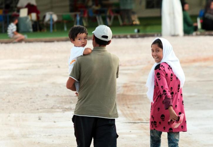 Κομισιόν: Χορηγεί 289 εκατ. ευρώ στην Ελλάδα για τη διαχείριση του προσφυγικού