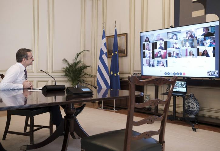 Στα ψηφιακά «θρανία» κάθησε ο Κυριάκος Μητσοτάκης