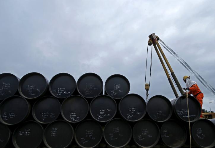 Βυθίζονται οι αγορές πετρελαίου λόγω χαμηλής ζήτησης - Στα 10 δολ. το αμερικανικό αργό (upd)