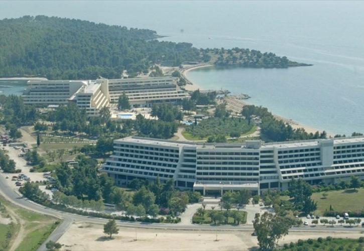 Ανεστάλη προσωρινά το «λουκέτο» στο Πόρτο Καρράς