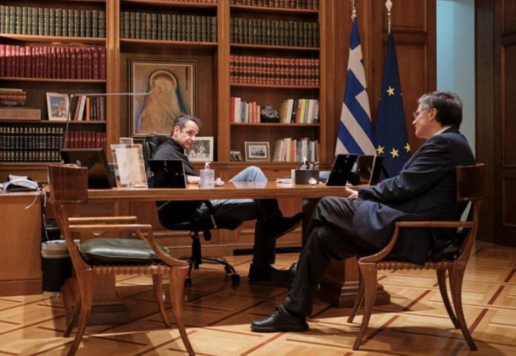 Για τα «επόμενα βήματα» συζήτησαν Μητσοτάκης - Τσιόδρας