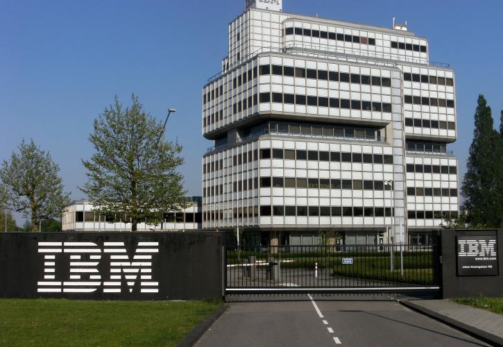 Πάνω από τα 15,5 δισ. δολάρια τα κέρδη της IBM στο β' τρίμηνο