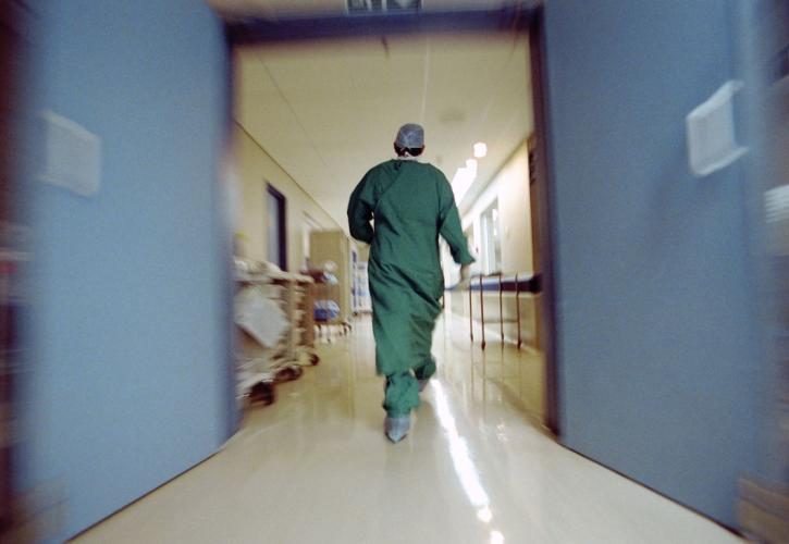Κρίσιμη η κατάσταση βρέφους που νοσεί από Covid - Διασωληνώθηκε στο Ιπποκράτειο