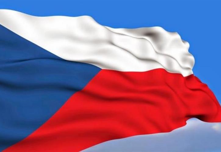 Τσεχία: Αναλαμβάνει καθήκοντα η νέα κεντροδεξιά κυβέρνηση υπό τον Πετρ Φιάλα