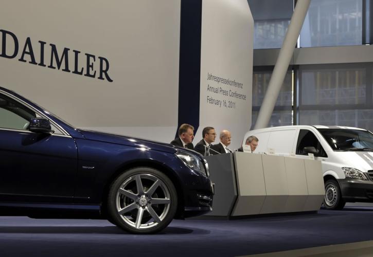 Αυξημένα τα κέρδη της Daimler στο γ' τρίμηνο - Πλήγμα στα έσοδα από τους ημιαγωγούς