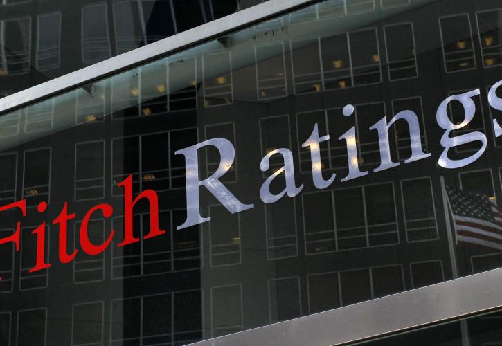 Fitch: Μείωση κινδύνου για νέα κρίση ρευστότητας στην Ελλάδα