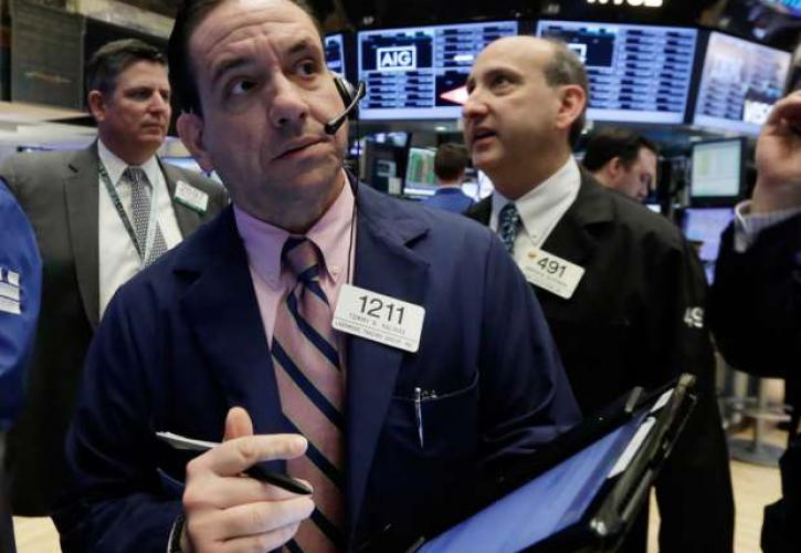 Πτώση στη Wall Street την Παρασκευή, μικρά κέρδη στην εβδομάδα