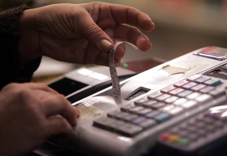ΑΑΔΕ: «Έξυπνοι» ηλεκτρονικοί έλεγχοι σε ταμειακές μηχανές και αυτοκίνητα