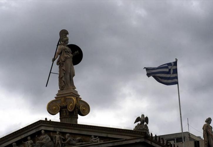Bloomberg: Η Ελλάδα φαίνεται έτοιμη να πάρει πάλι την τύχη στα χέρια της