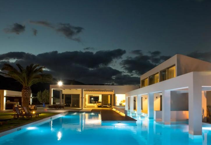 Sea Gem: Πωλείται η μίνιμαλ βίλα των 3,1 εκατ. ευρώ στην Ερμιόνη (pics)