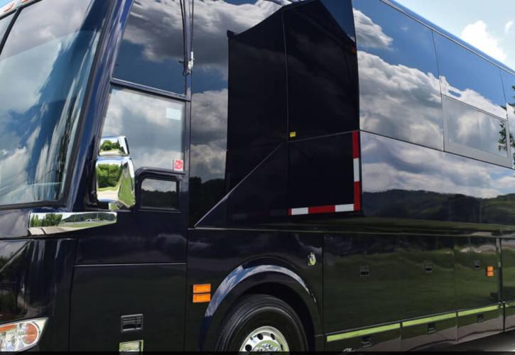 Διαμονή σε πολυτελή λεωφορεία έναντι 2.000 δολαρίων τη βραδιά (pics)