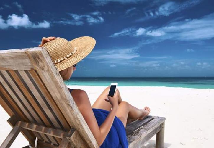 8+1 apps που πρέπει να πάρετε μαζί σας στην... παραλία