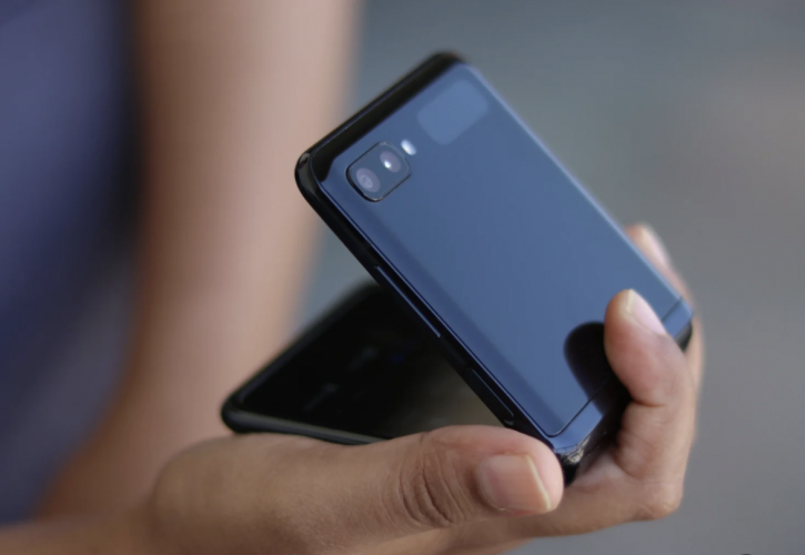 Φθηνότερο αναδιπλούμενο smartphone ετοιμάζει η Samsung