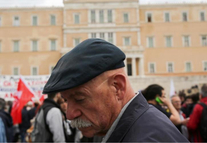 Ένας στους δύο συνταξιούχους θα παίρνει σύνταξη 550 ευρώ το 2019