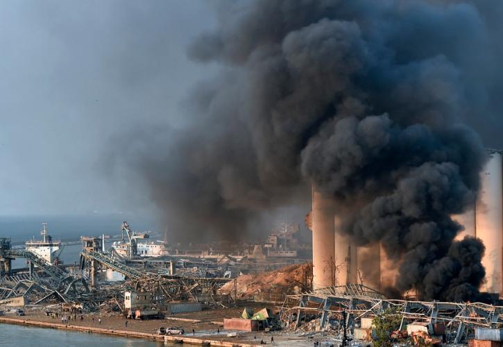 Ισχυρές εκρήξεις στη Βηρυτό με τουλάχιστον 30 νεκρούς και χιλιάδες τραυματίες (pics & vid)