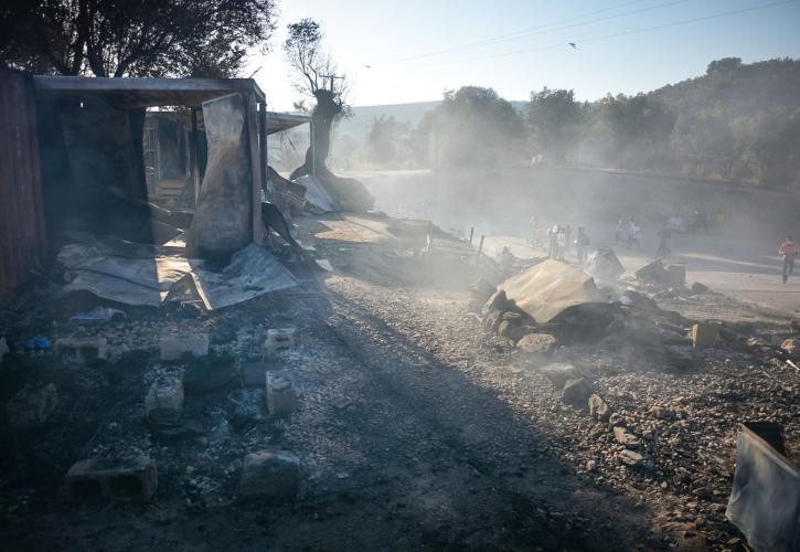 Εικόνες ολικής καταστροφής στη Μόρια (pics)