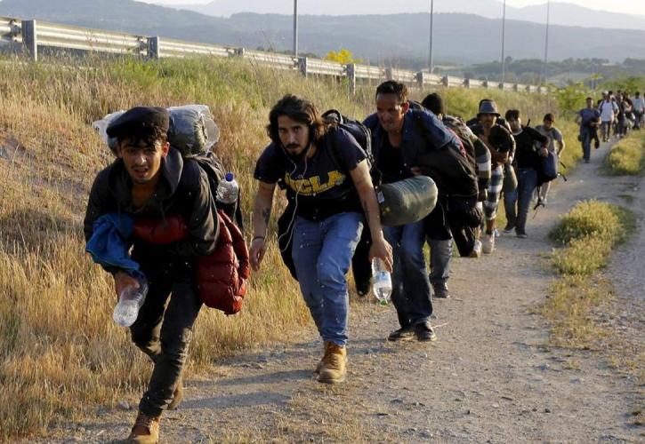 Από τα 3 στα 7 χρόνια η ιθαγένεια για τους πρόσφυγες