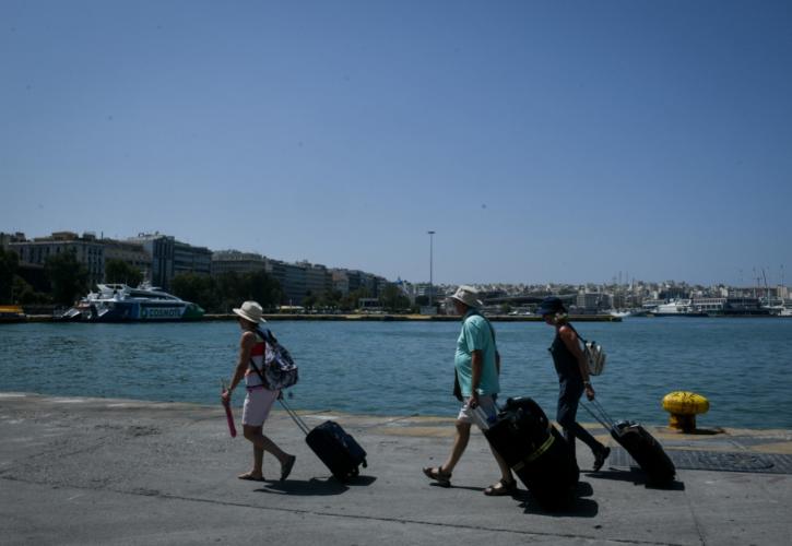 ΤτΕ: Κατακόρυφη πτώση 71% στα έσοδα από τον τουρισμό τον Μάρτιο 2020