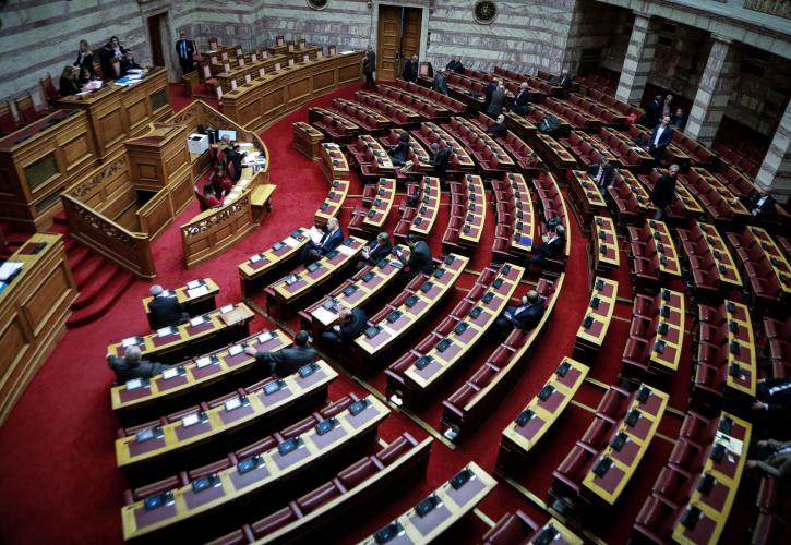 Κατατέθηκαν στη Βουλή οι Πράξεις Νομοθετικού Περιεχομένου για τον κορονοϊό
