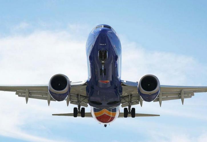Νέος πονοκέφαλος για την Boeing: Αποκολλήθηκε τροχός λίγο πριν την απογείωση