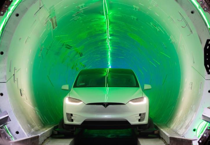 Αυτόνομα κινούμενα Tesla σε υπόγειες διαδρομές στο Λας Βέγκας (pics & video)