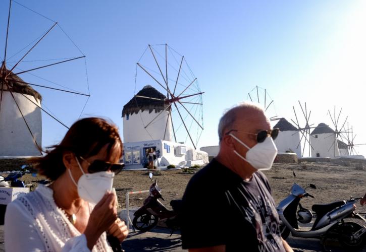 Χατζηχριστοδούλου: Πιθανή η επιστροφή της μάσκας σε εξωτερικούς χώρους σε Μύκονο και Ίο
