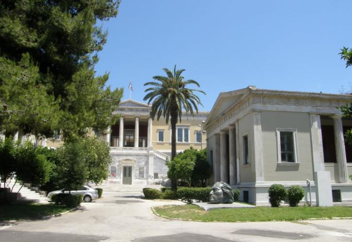 Άγνωστοι επιτέθηκαν στο γραφείο του πρύτανη του ΕΜΠ στην Πολυτεχνειούπολη