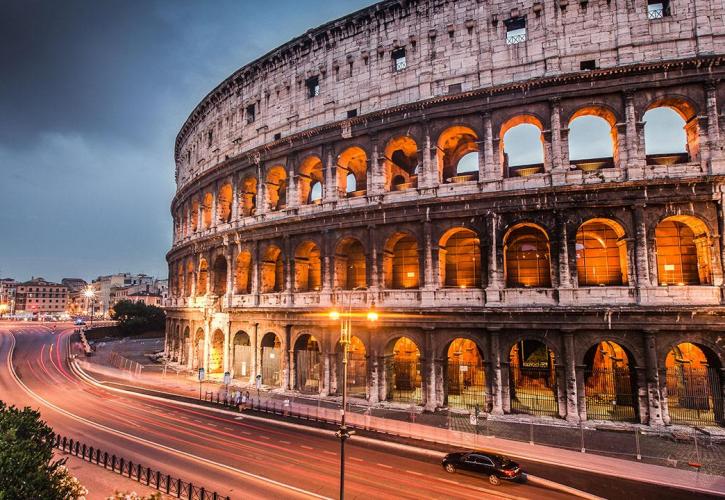 Για απαγόρευση κυκλοφορίας από τα μεσάνυχτα μέχρι τις 5 το πρωί ετοιμάζεται η Ρώμη