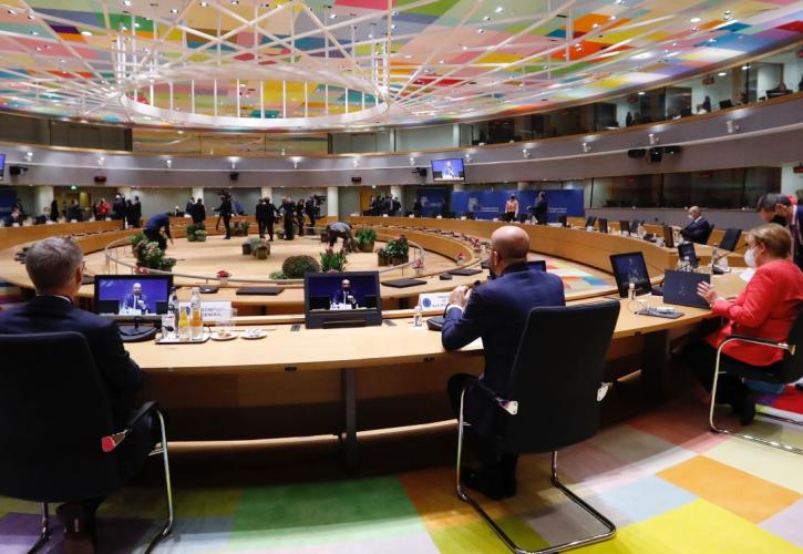 Σύνοδος Κορυφής: Πήραν τα κινητά και τα τάμπλετ των ηγετών υπό τον φόβο «υποκλοπών»
