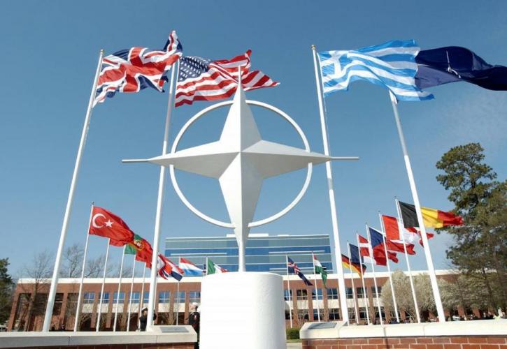 Βρετανία: Θα προτείνει στο ΝΑΤΟ μια «μεγάλη» ανάπτυξη στρατιωτικών δυνάμεων στην Ευρώπη