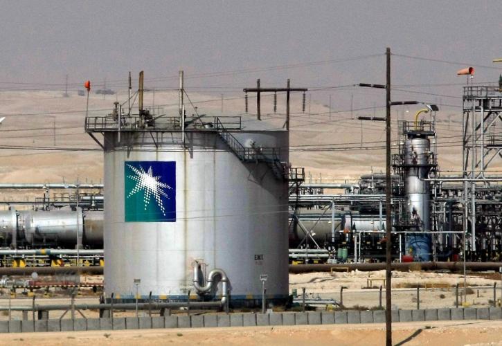 Σαουδική Αραβία: Η Aramco αύξησε την τιμή του πετρελαίου