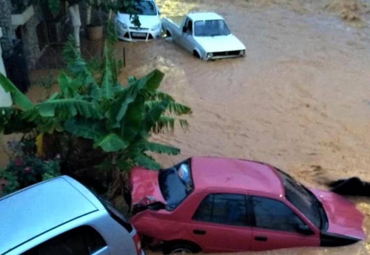 «Πνίγηκε» το Ηράκλειο - Πλημμυρισμένα σπίτια και επιχειρήσεις διάσωσης (vid)