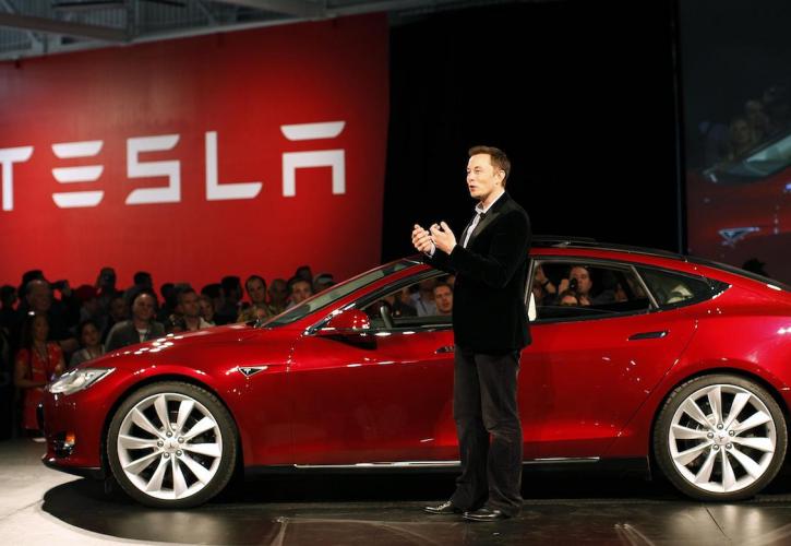 «Πιο πολύτιμη αυτοκινητοβιομηχανία του κόσμου» αναδεικνύεται η Tesla