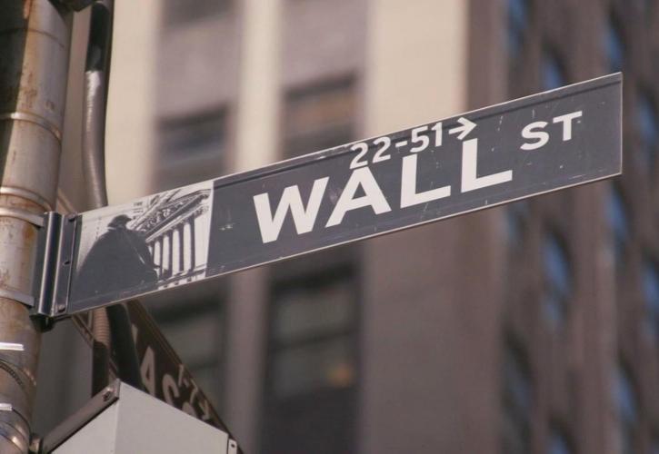 Διστακτικές κινήσεις στη Wall Street