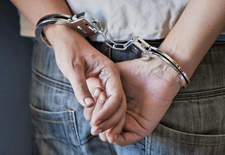 Τέσσερις συλλήψεις σε επιχειρήσεις της ΕΛΑΣ στο κέντρο της Αθήνας και σε περιοχές της Δυτικής και Β/Α Αττικής για διακίνηση ναρκωτικών