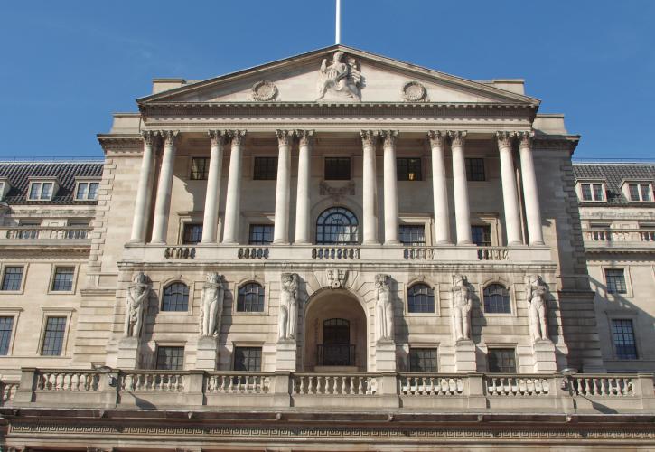 Αμετάβλητα διατήρησε τα επιτόκια η Bank of England