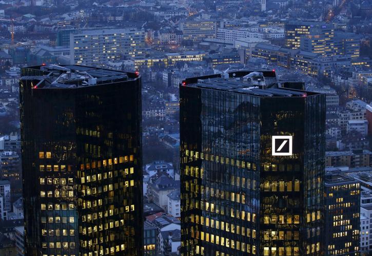 H Deutsche Bank προσλαμβάνει μέσω social media