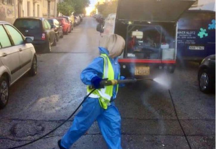 Επιχείρηση καθαριότητας-απολύμανσης του Δήμου Αθηναίων στο Κουκάκι