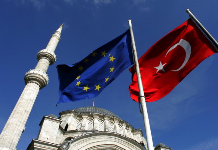 Στην Τουρκία η Γιόχανσον για ευρωπαϊκά ζητήματα
