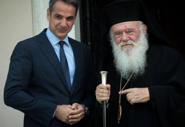 Νέα επικοινωνία Μητσοτάκη - Ιερώνυμου: Αναζητείται «χρυσή τομή» για τα Χριστούγεννα