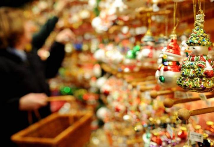 Deloitte: Πόσα θα ξοδέψουν οι ευρωπαίοι τα Χριστούγεννα