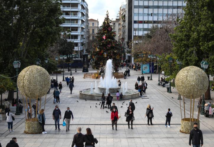 Το ωράριο των καταστημάτων την παραμονή Πρωτοχρονιάς - Πώς θα κινηθούν τα ΜΜΜ