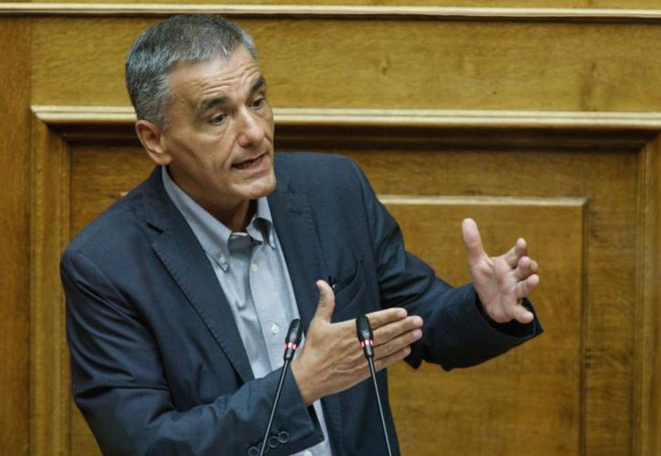 Τσακαλώτος: Η κυβέρνηση προσπαθεί να επιβάλλει ένα ακραίο νεοφιλελεύθερο πρόγραμμα